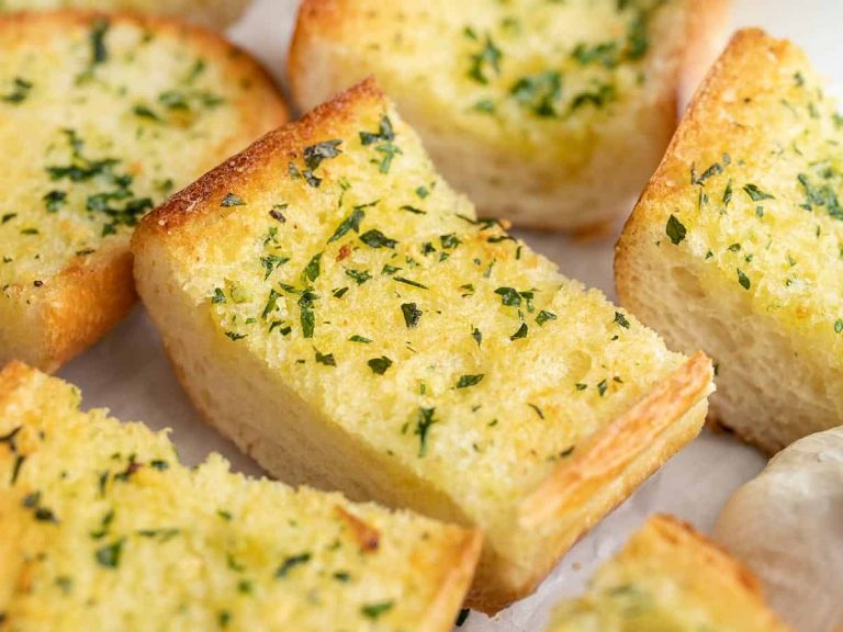 Garlic-Bread-close