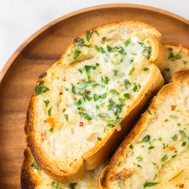 Garlic-Bread-close